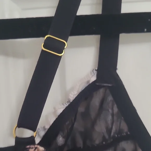 Anthropologie Animal Print Top with Black Details - Picture 6 of 7